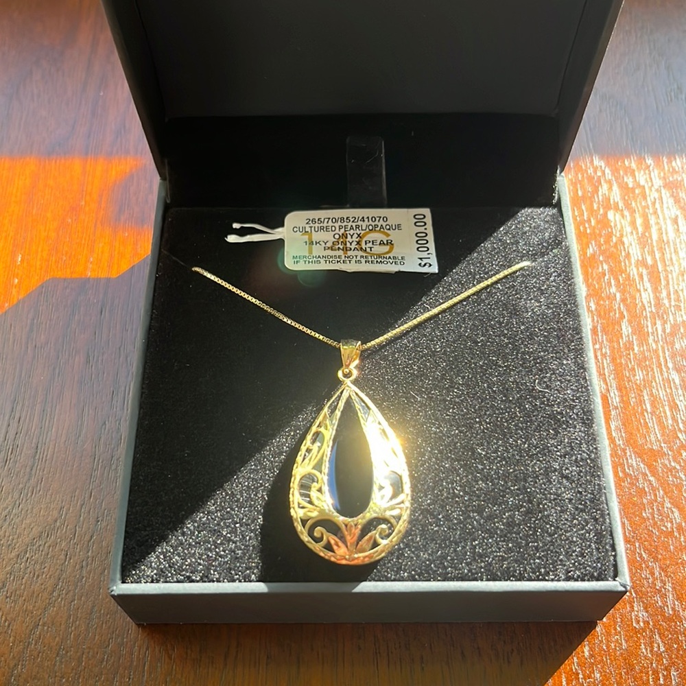 14K Gold Black Onyx Pendant